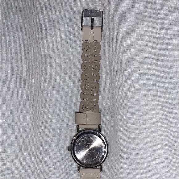 Watch - Picture 2 of 4